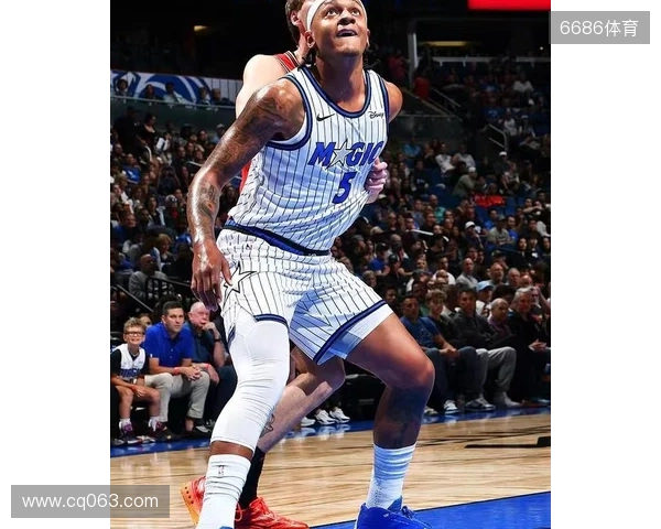 半场战报：曼联1-0热刺，姆伯莫破门，阿马德送助攻