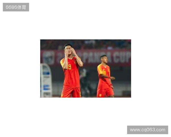 直播吧：邵佳一观摩熊猫杯考察球员，国足可能年底或明年初集中